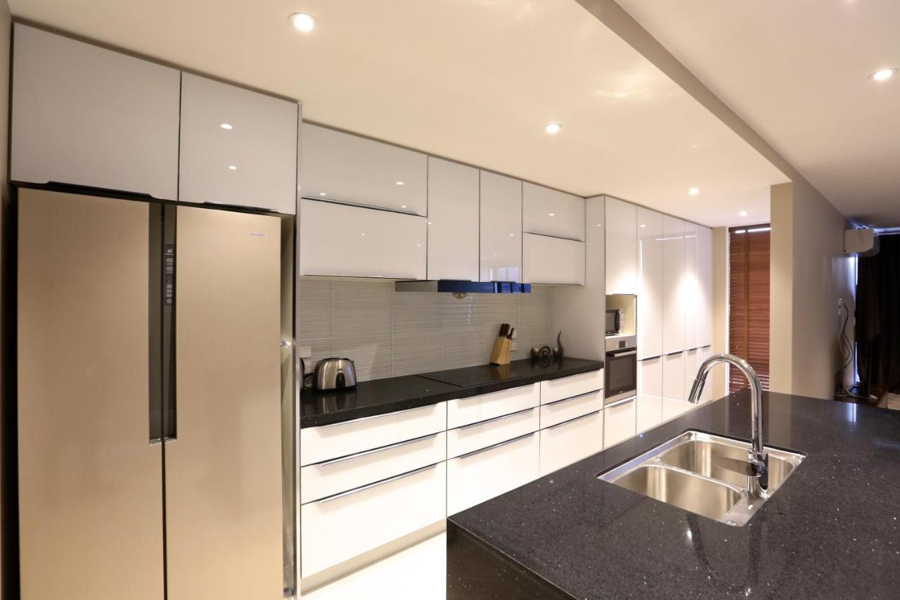 Golden Sun Apartment -Two Bedrooms, Three Bedrooms クライストチャーチ エクステリア 写真