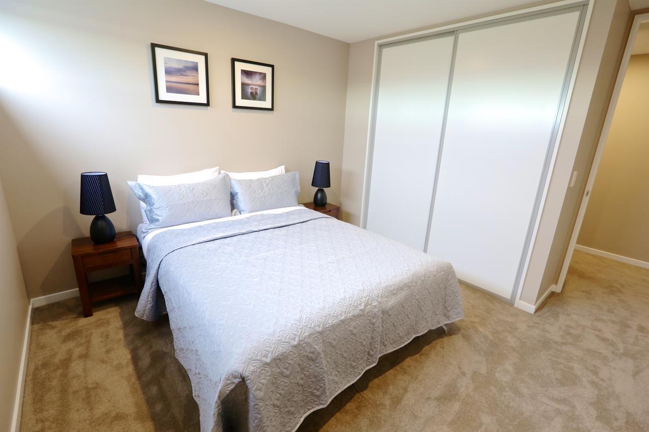 Golden Sun Apartment -Two Bedrooms, Three Bedrooms クライストチャーチ エクステリア 写真