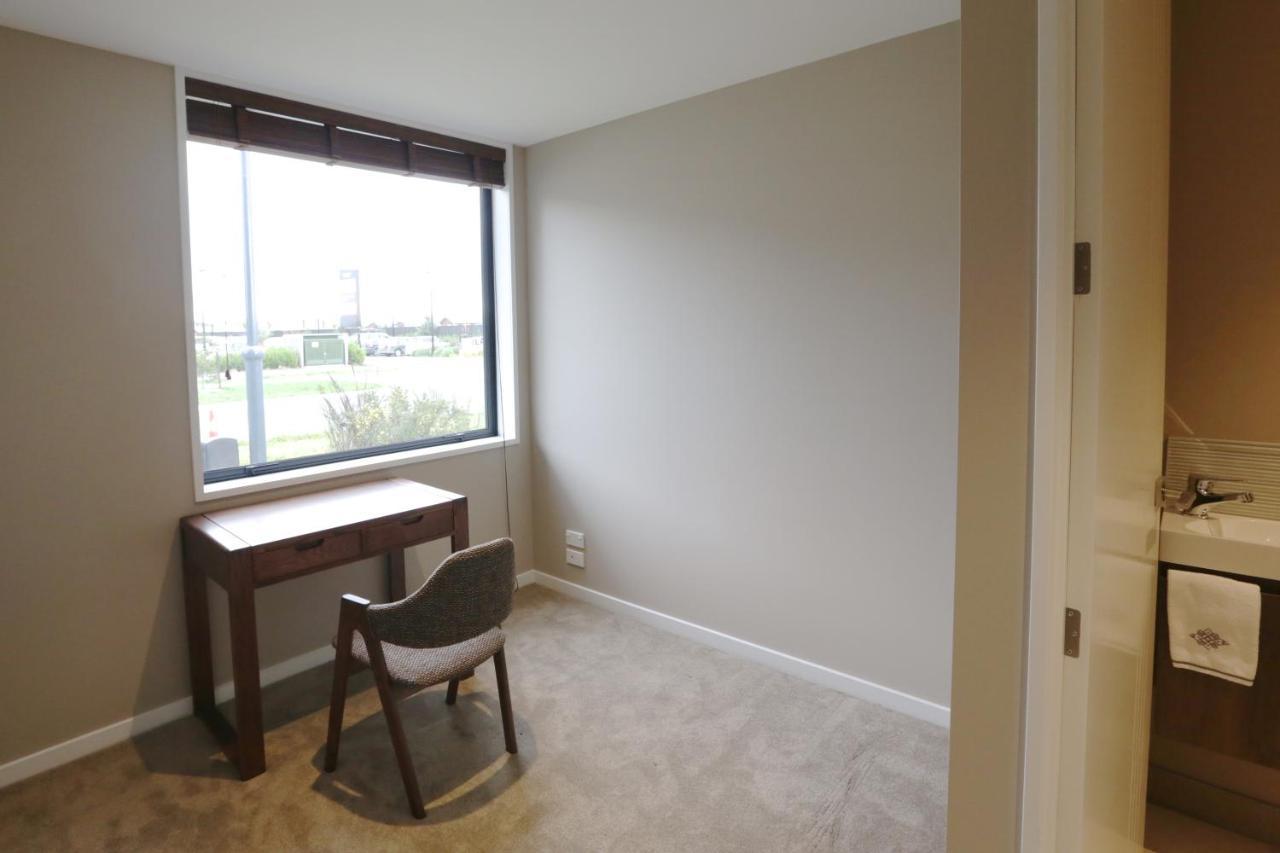 Golden Sun Apartment -Two Bedrooms, Three Bedrooms クライストチャーチ エクステリア 写真