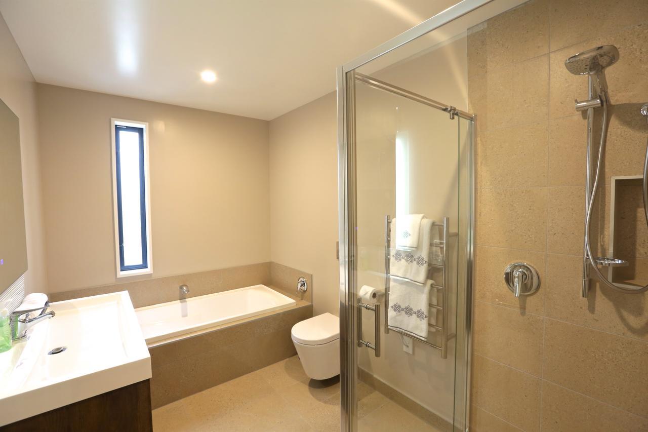 Golden Sun Apartment -Two Bedrooms, Three Bedrooms クライストチャーチ エクステリア 写真